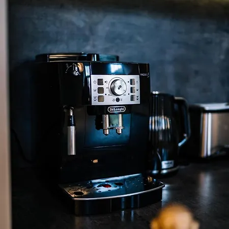 Ah Luxury Bastova 10 コシツェ